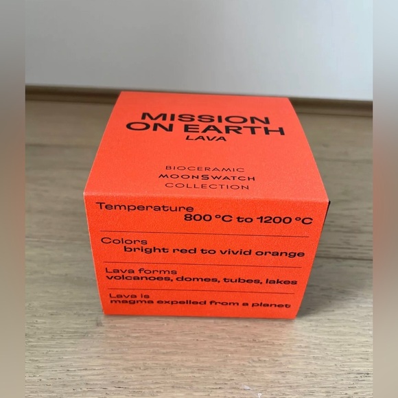 Swatch X Omega Moonswatch Mission On Earth Lava SO33O100 - BRAND NEW - Picture 2 of 7